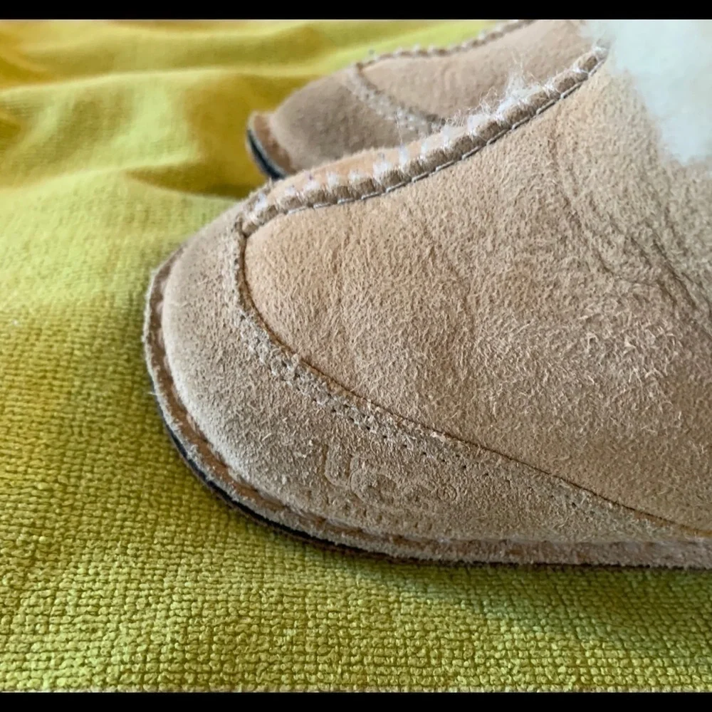 UGG’s Infant size M. Includes box. Used/still cute​​​​​​​​​​​​​​​​​​​​
